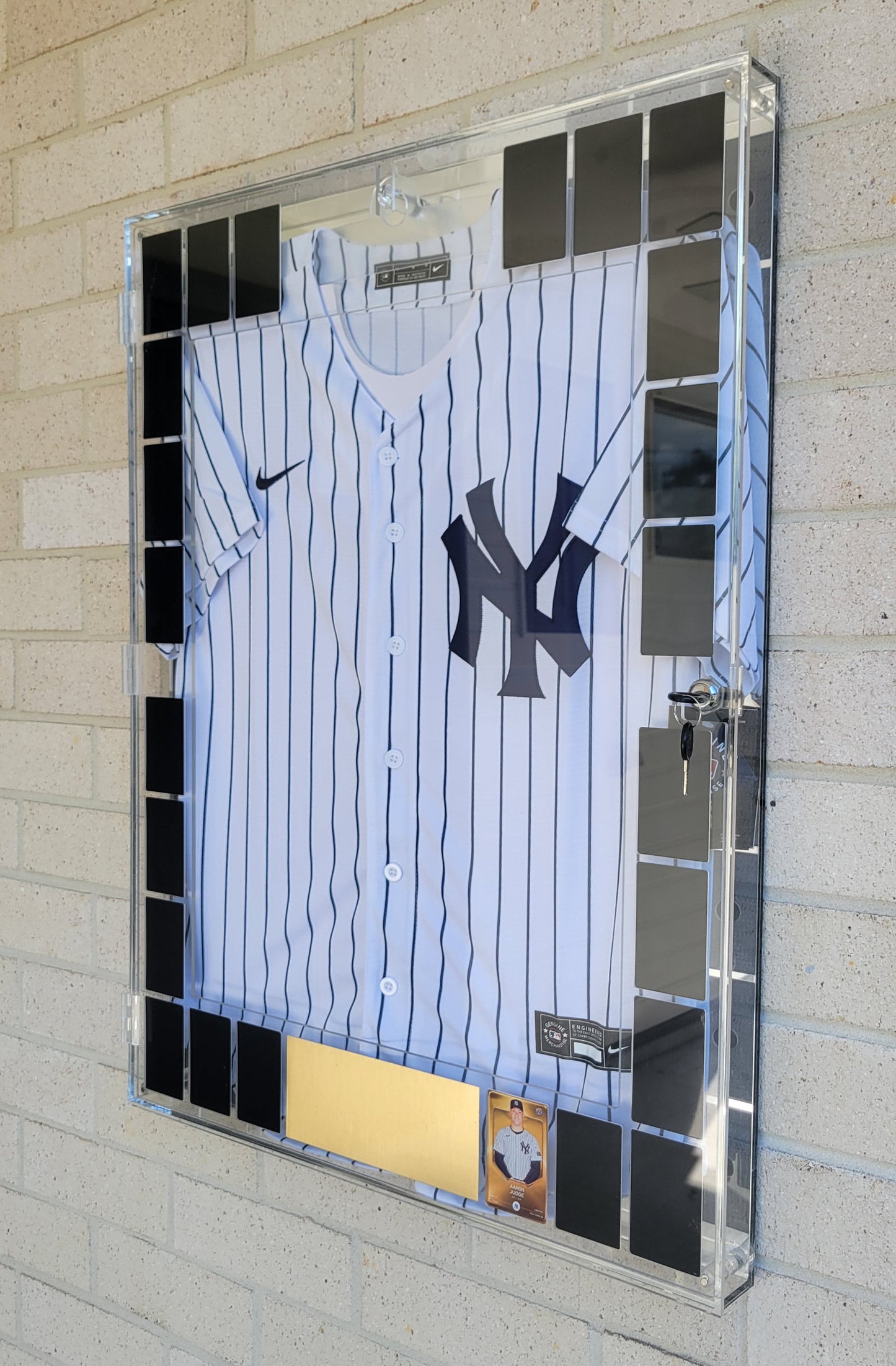 MLB New York Yankees Shirt & NFT Display Package